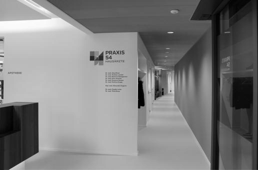 Erste Praxen an der Churerstrasse 54 in Pfäffikon SZ fertiggestellt