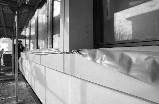 Neugestaltung der Fassade Bank Linth Rapperswil SG nimmt Form an